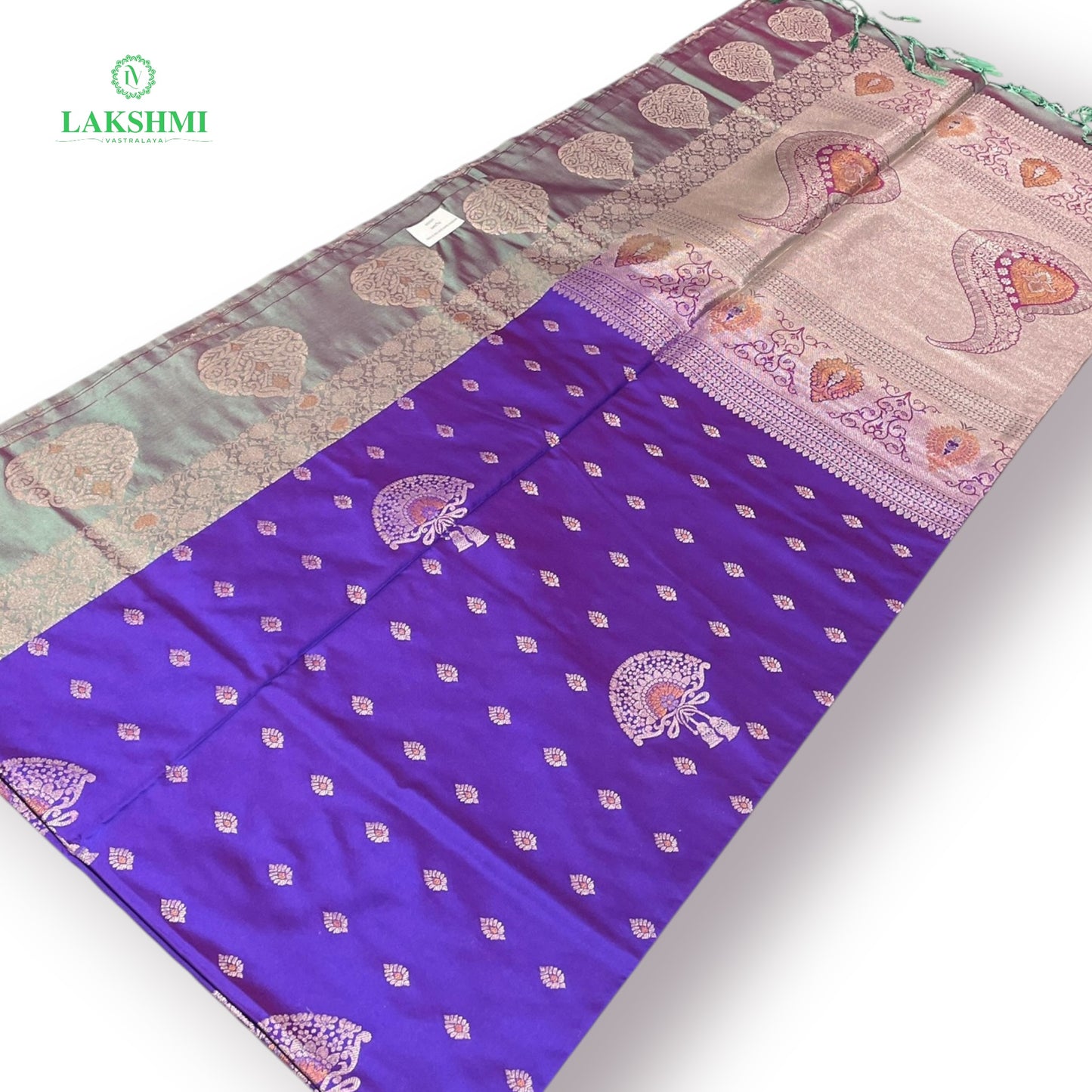 Vardhini Semi Soft Silk 6 Yards